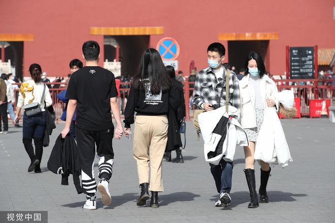 全國亂穿衣預警 服裝銷售火爆，服裝服飾零售成最大贏家