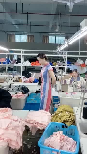 身材好穿麻袋都好看？服裝廠直聘背后的服飾消費(fèi)邏輯